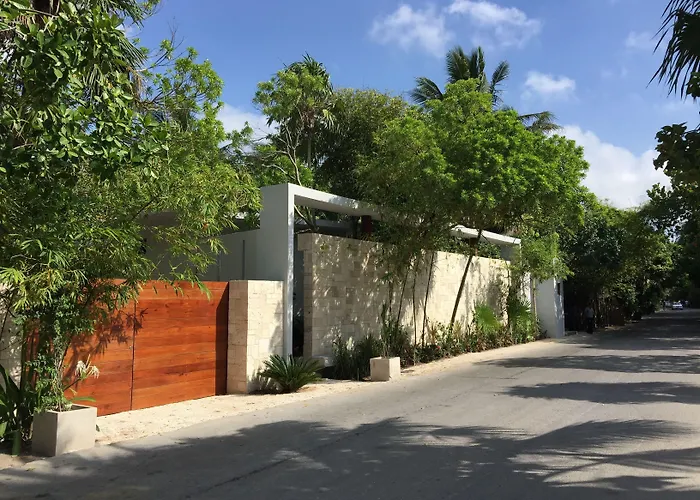 Lula Tulum, A Small Luxury 4*